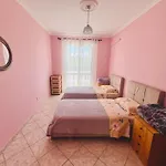 Apartamento Lovely 3-bedroom Unit In *