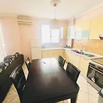 Apartamento Lovely 3-bedroom Unit In Durrës