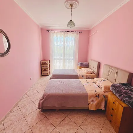 Appartement Lovely 3-bedroom Unit In *