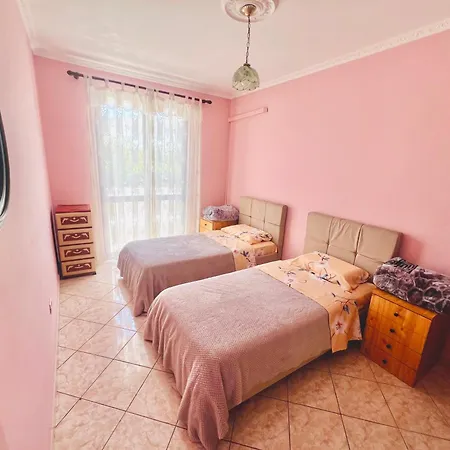 Lovely 3-bedroom Unit In Lägenhet