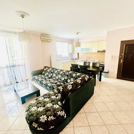 Appartement Lovely 3-bedroom Unit In Durrës