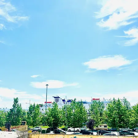 Lovely 3-bedroom Unit In *