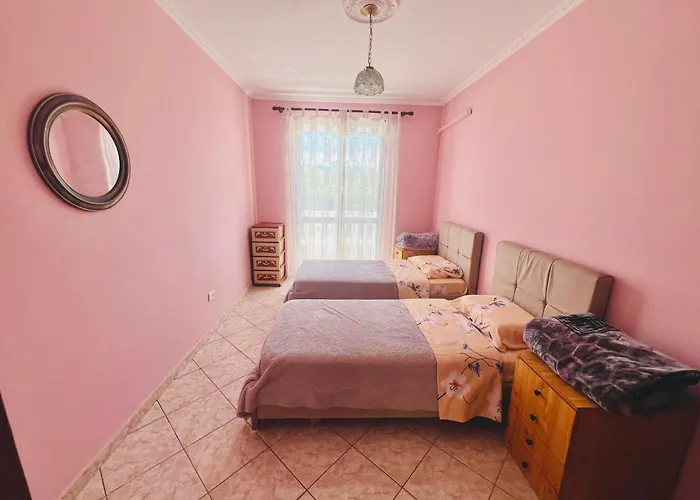 Apartamento Lovely 3-bedroom Unit In *