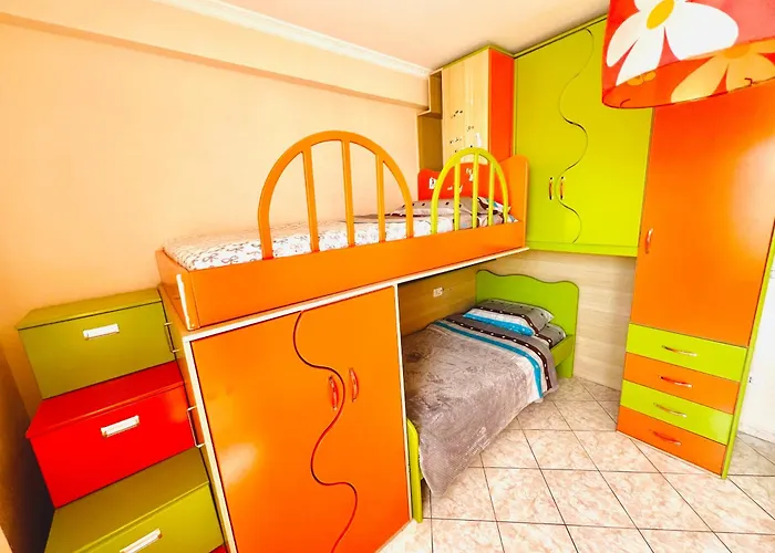 Apartmán Lovely 3-bedroom Unit In *