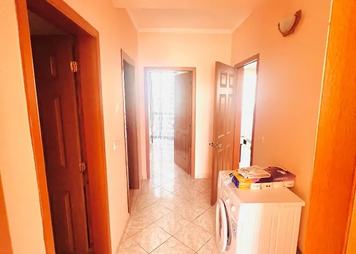 Lovely 3-bedroom Unit In